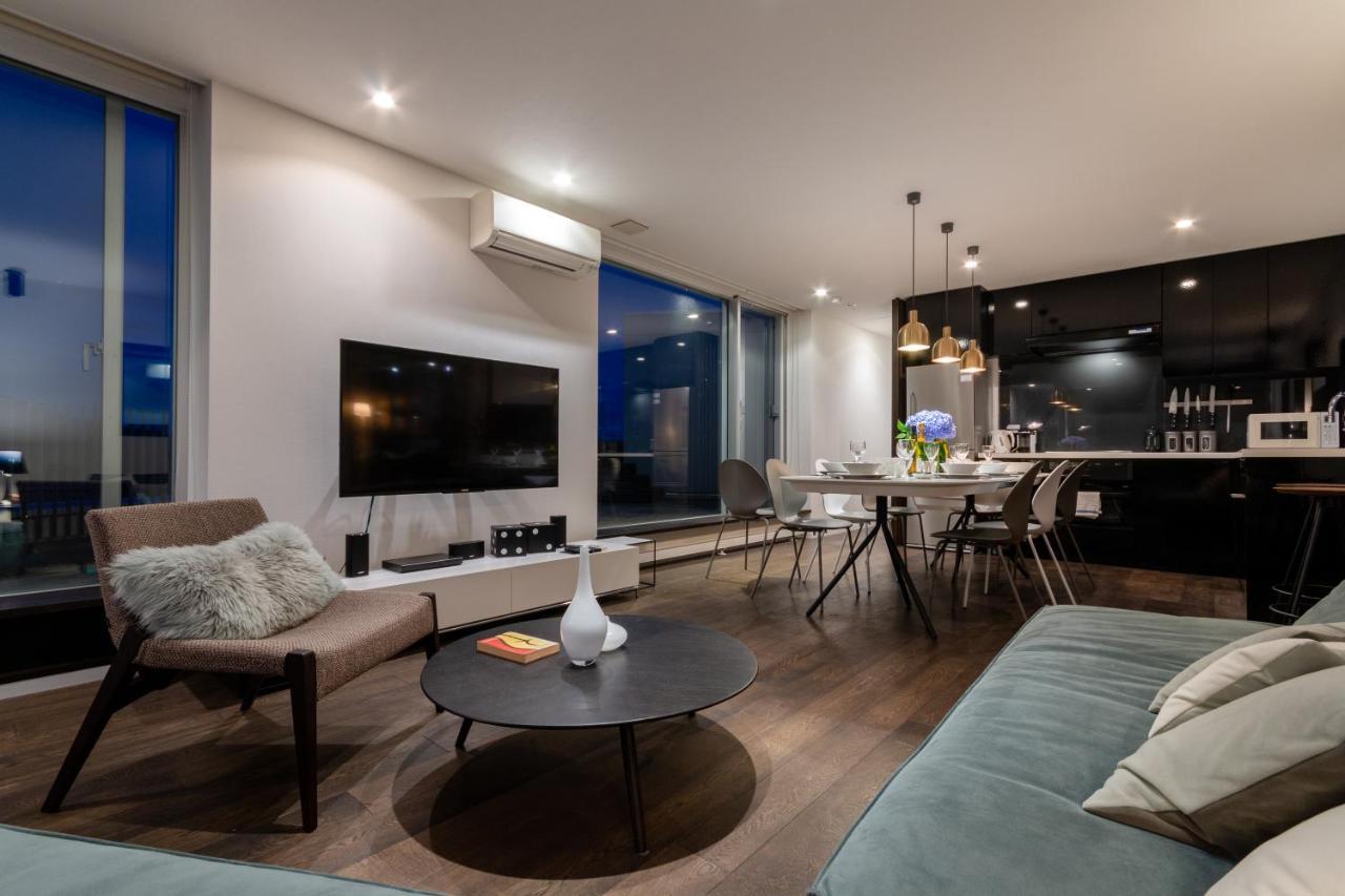 Kira Kira Suites By H2 Life Кучан Екстериор снимка